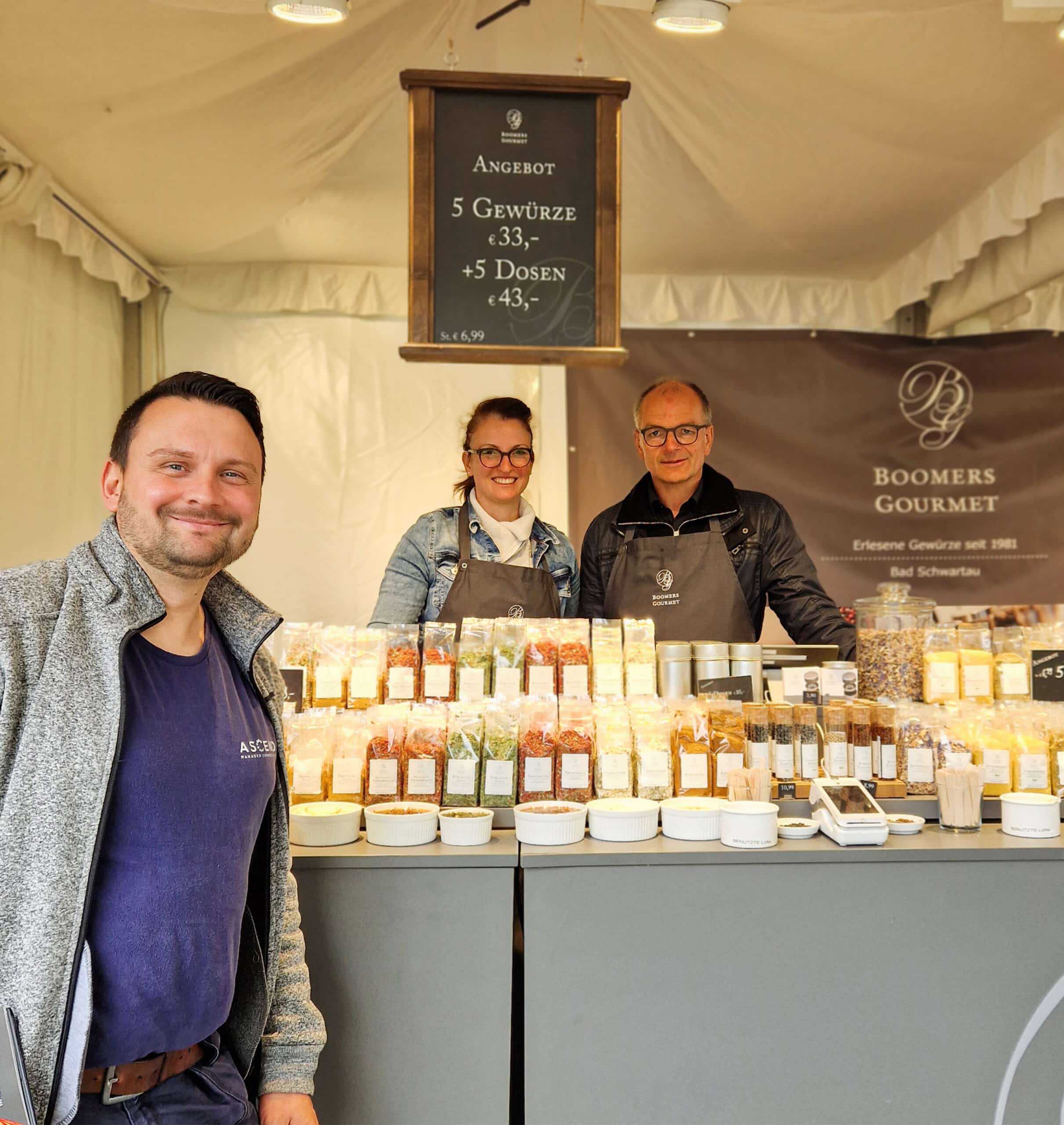 Stand von Boomers Gourmet mit Gewürzen den Ascend auf der Landpartie Lembeck mit WLAN versorgt hat.