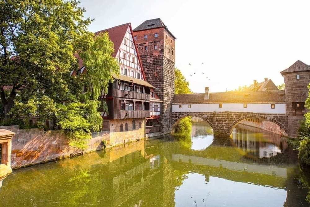 landschaftsansicht am flussufer in nurnberg deutschland